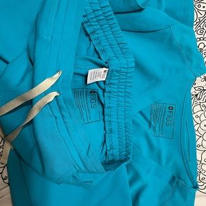 Teal figs scrubs top is medium bottom is small petite set